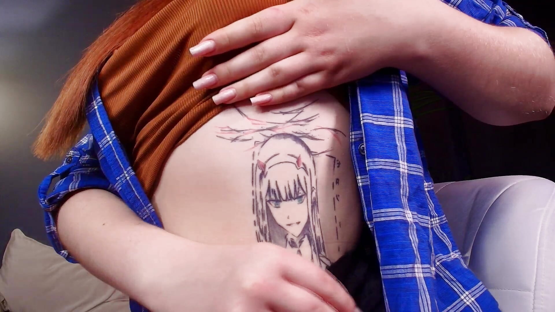 tattoo - vídeo de la modelo de cam Elle_Funning