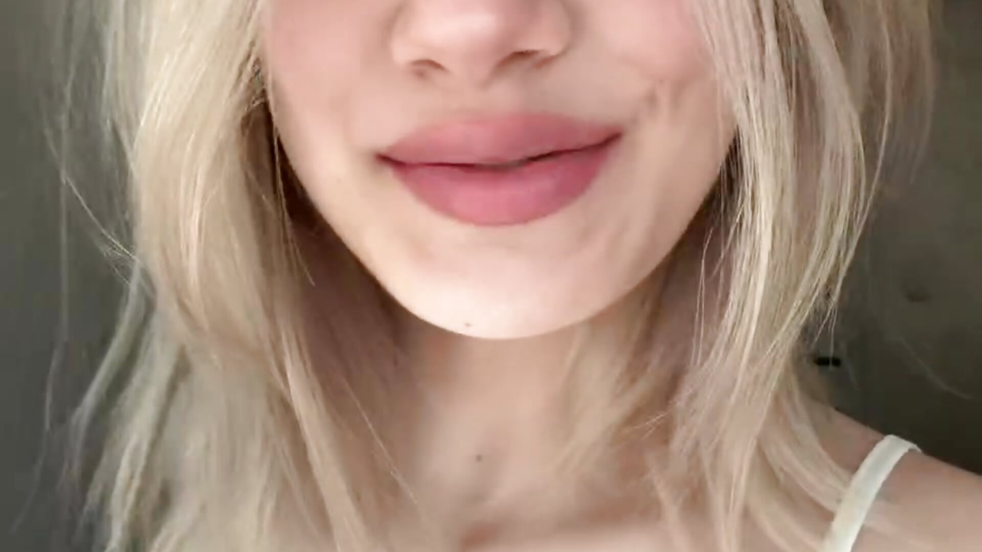 My new tiktok😽 - video van Carolini_i cam-model