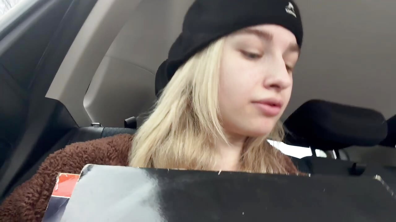 I'm taking a taxi haha - video by HeeEgno cam model