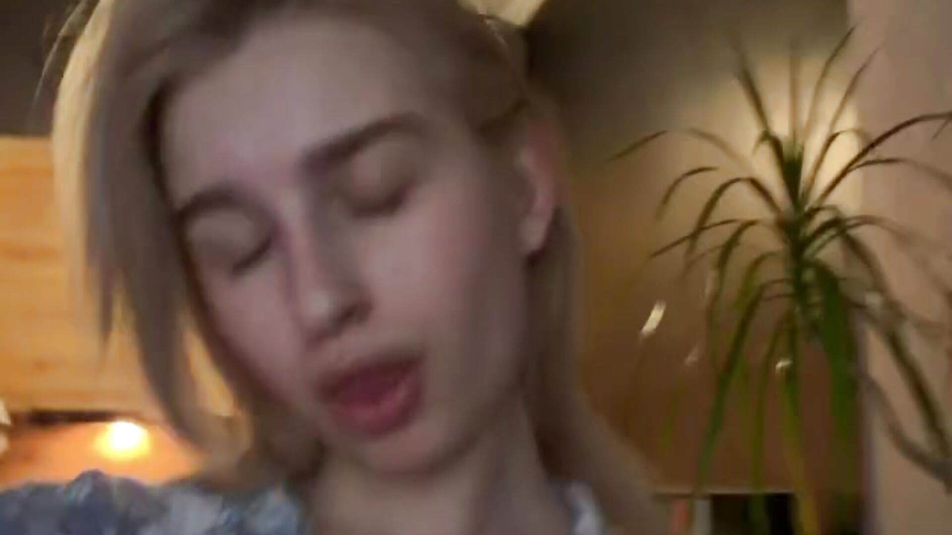 just woke up - video by HeeEgno cam model