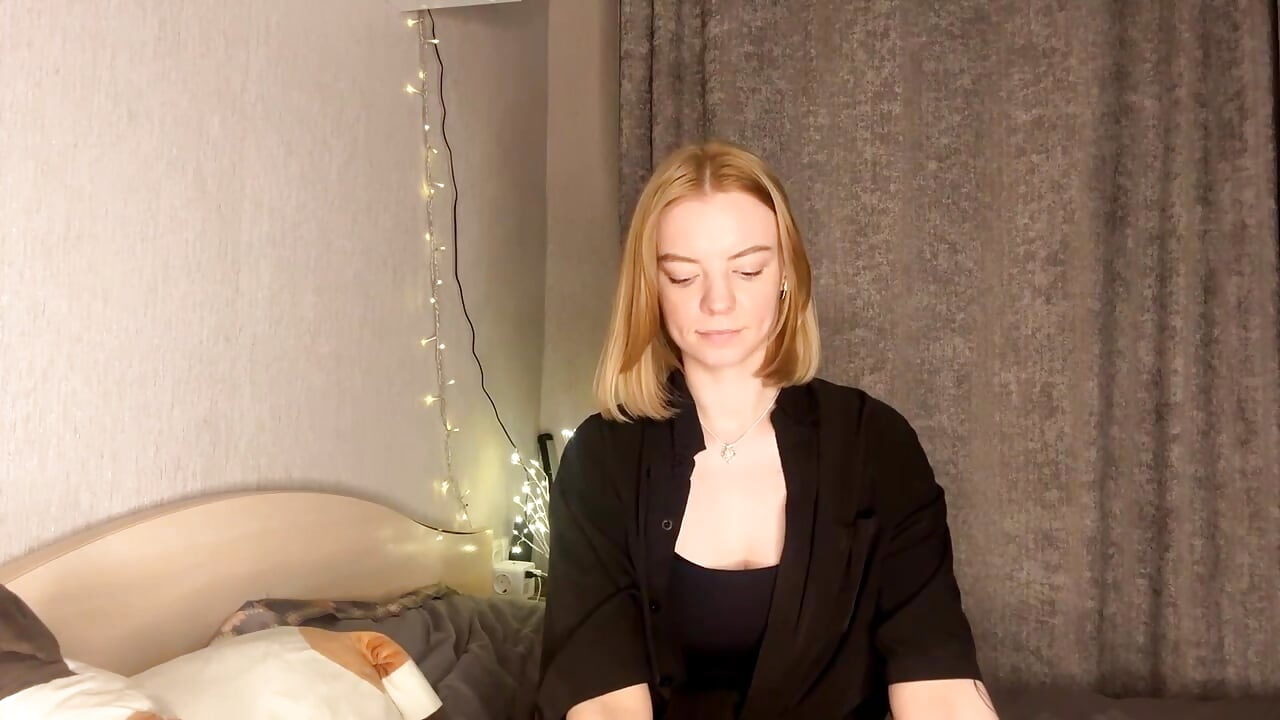 Look at me bby - vídeo de la modelo de cam Marry_Sornatiko