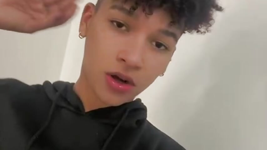 Welcome – video od webkamerové modelky Sebastian_-D