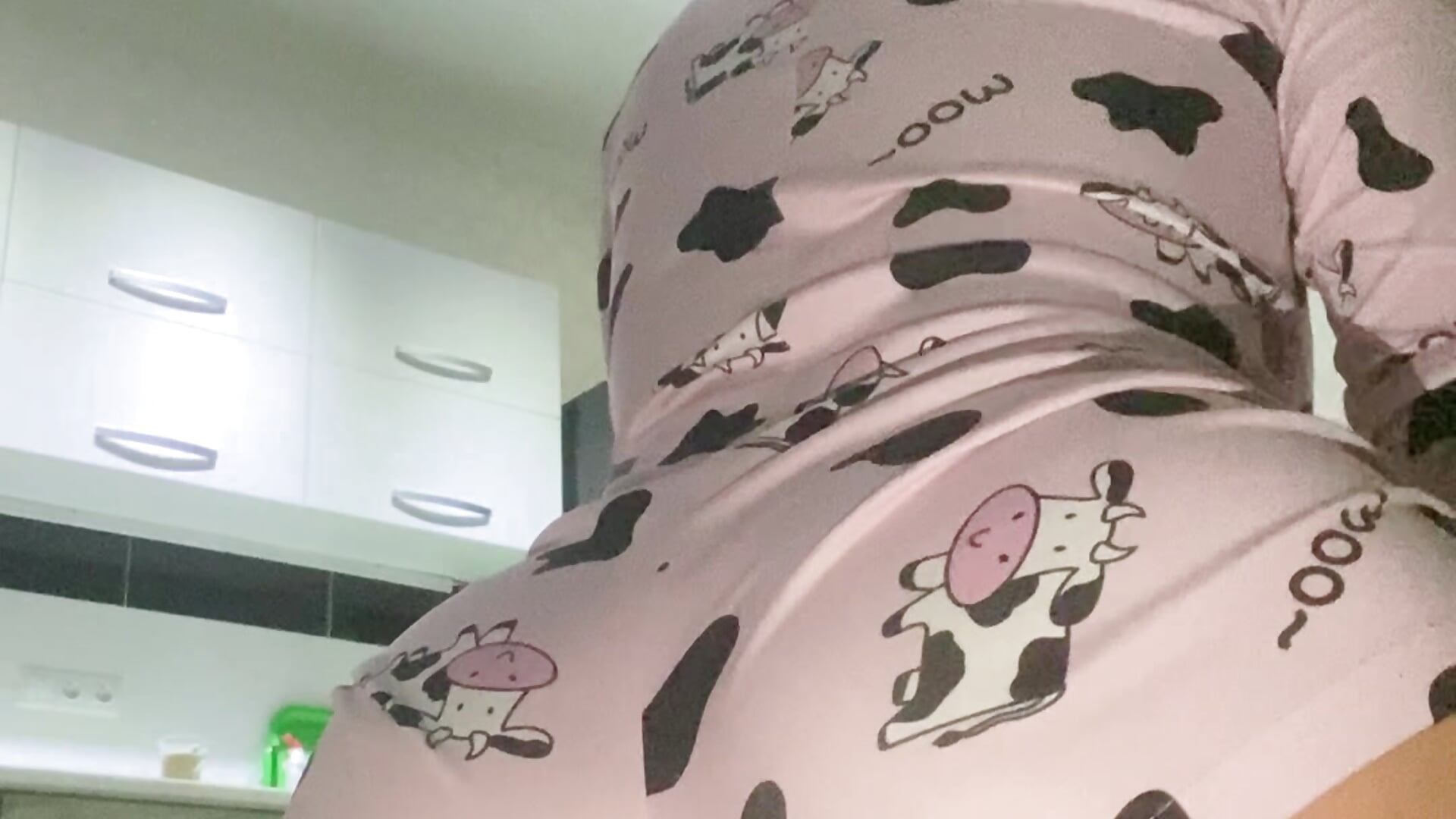 sweet ass Nikki - video by FieryHoney_ cam model