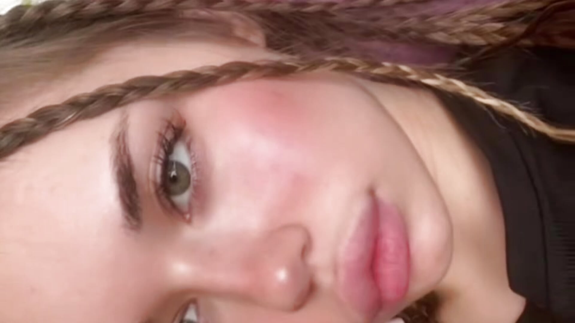 🌹 - βίντεο μοντέλου FieryHoney_