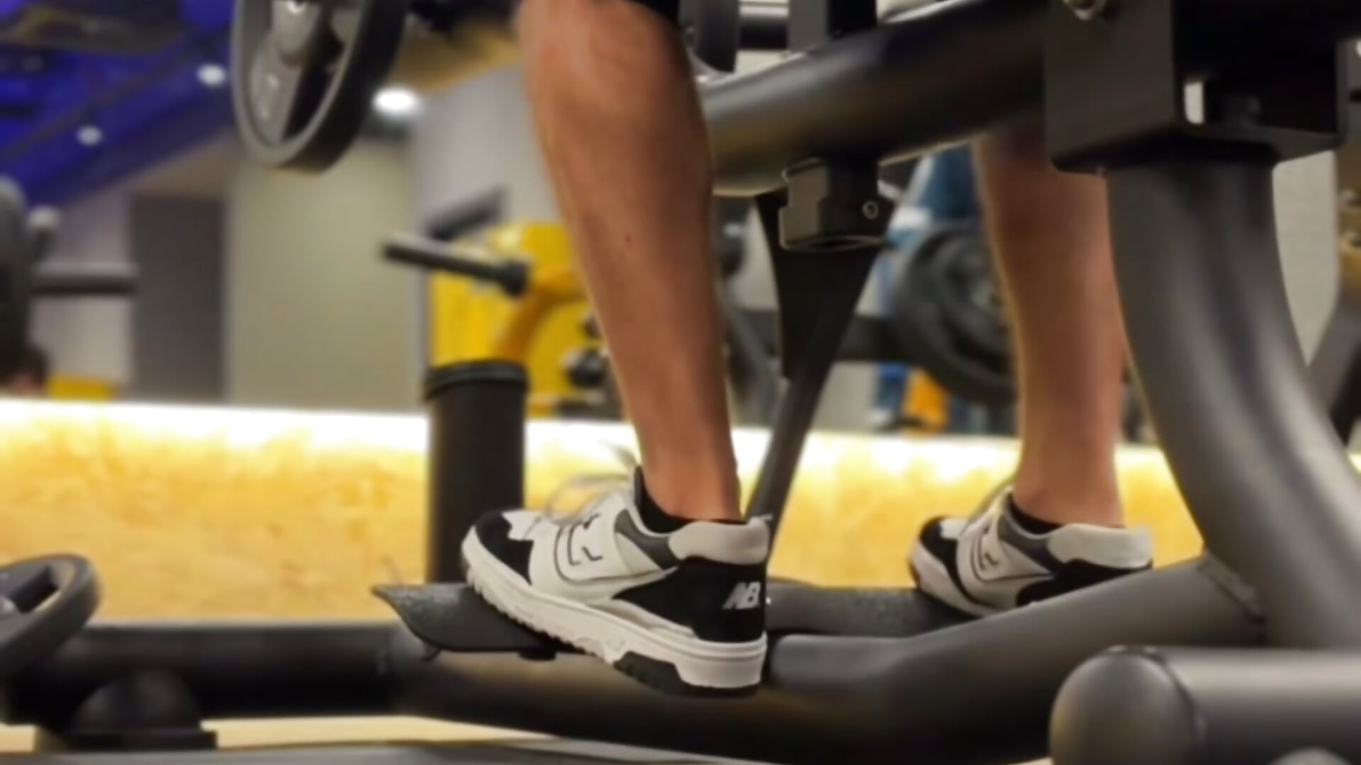 Morning training 😍😍😍 - clip cu Damon_Kovac model videochat