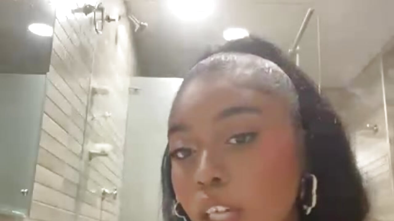 Hello - video di Jazmin_chell modella di cam