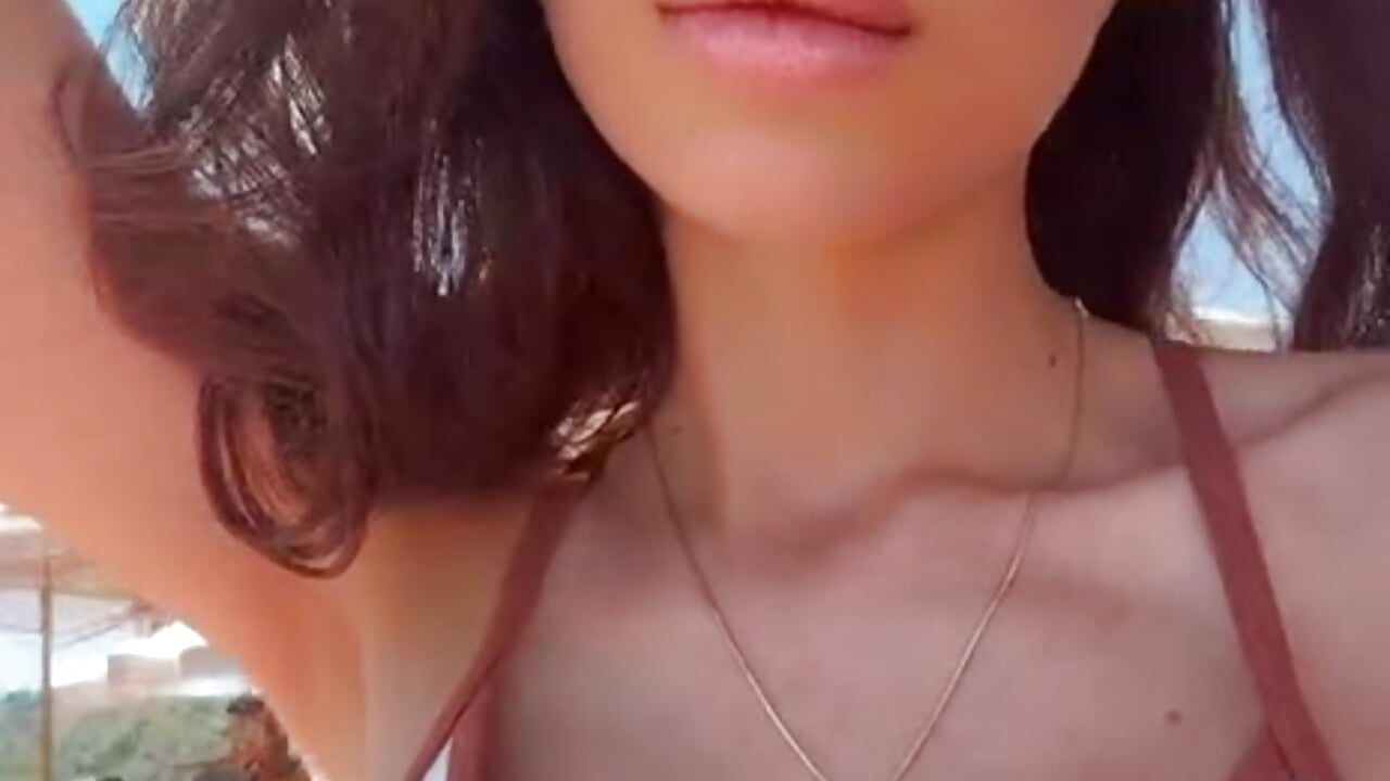 Vacation dump 🌴 - video by AnastaciaLuv cam model