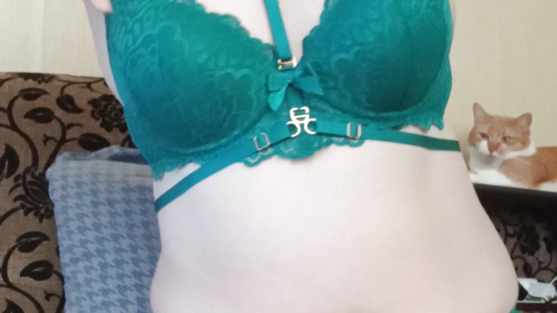 caressing yourself in green underwear - Video von Loooving_Emma Cam-Model