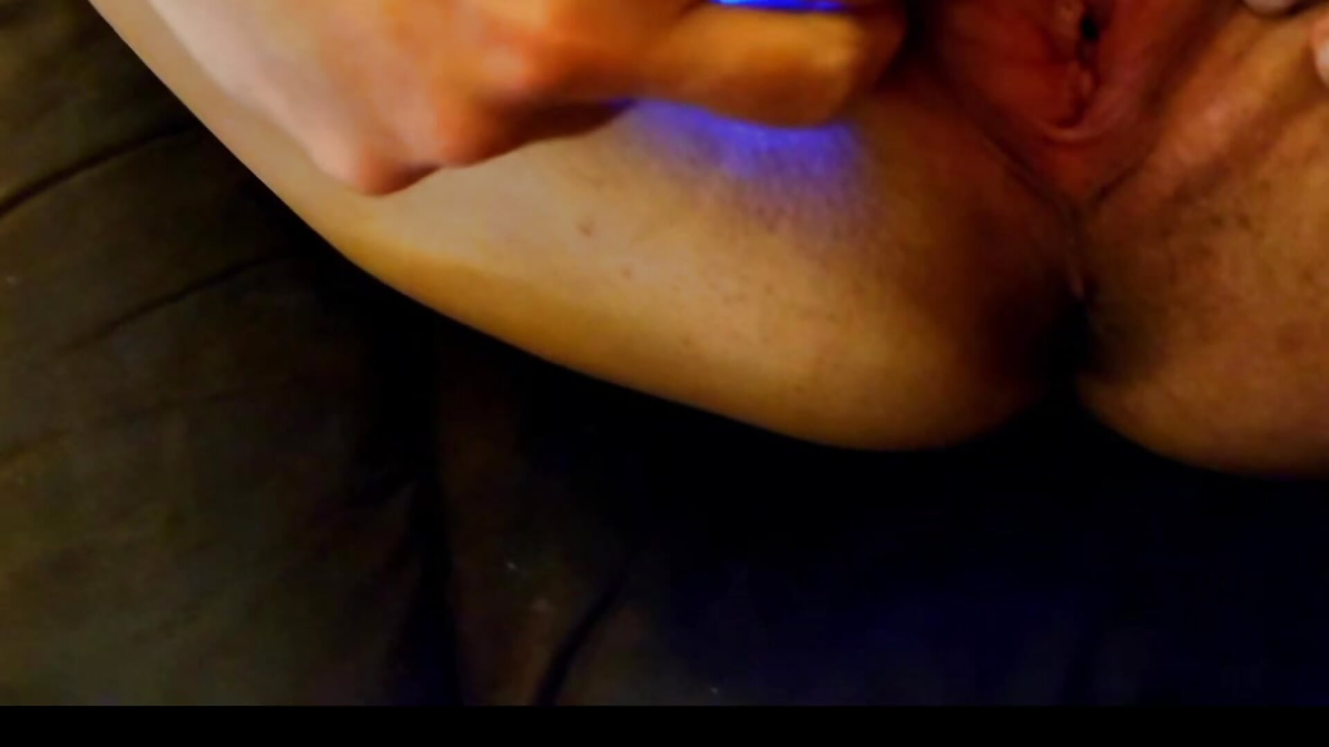 Nova spreads her pussy and shows her gape– NovaRedux kameramodell videója