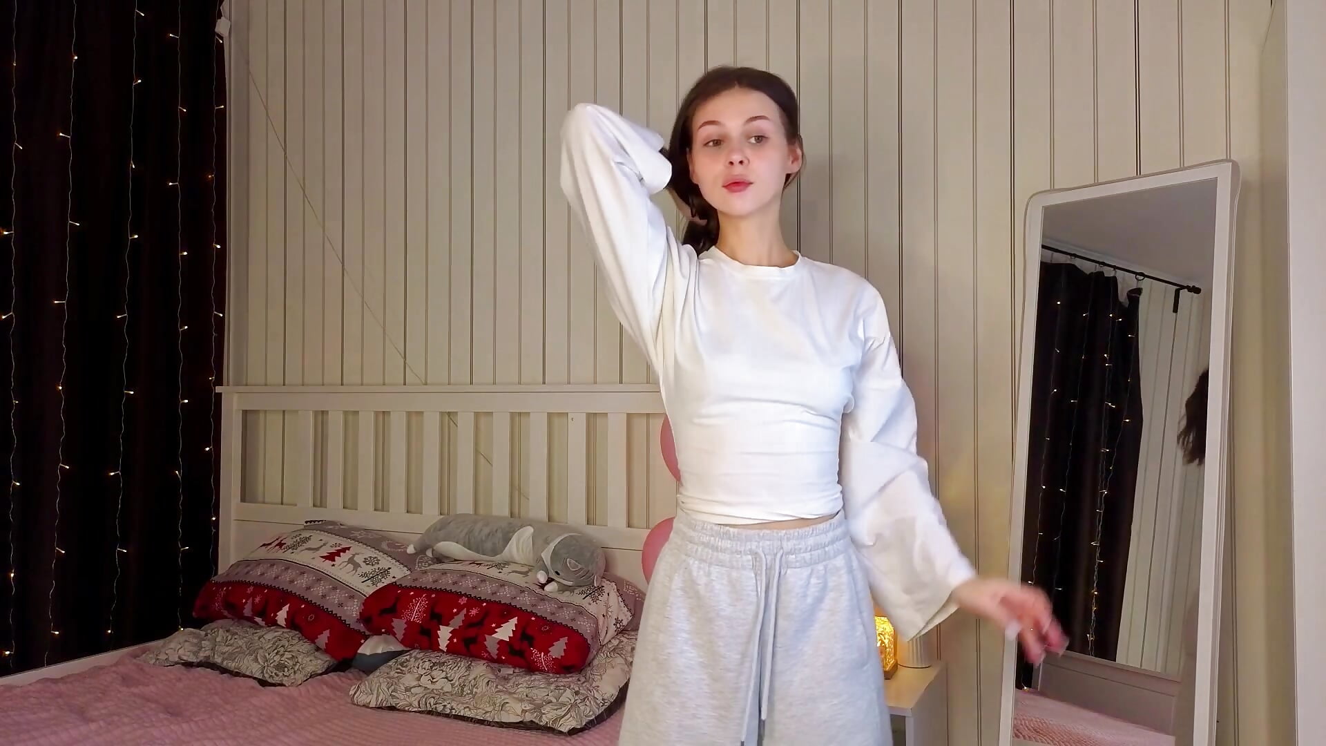 Meowwwwwwwwww - EarthaLevra adlı kamera modelinin videosu