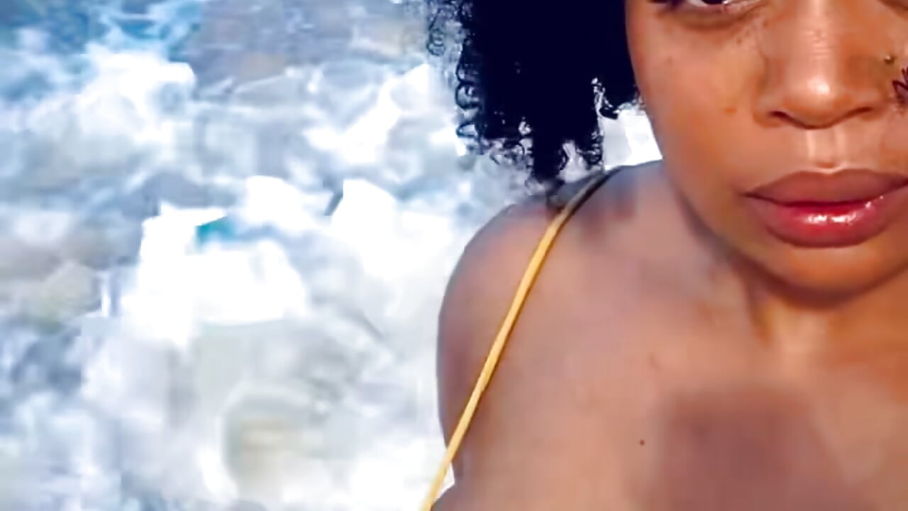 Alexa in Paradise - vídeo de la modelo de cam TalkToAlexa