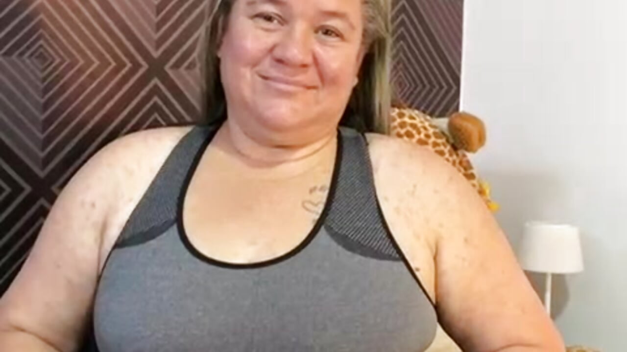 Welcome to my room - відео від вебкаммоделі MilF-eterna_69