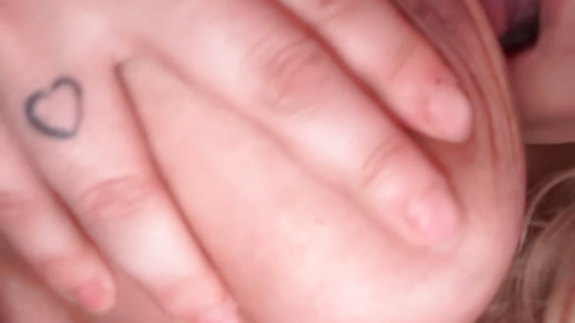 Sucking my big boobs 🥵 - video di lamami24k modella di cam