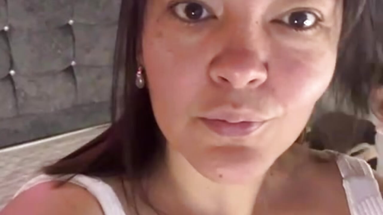 WhatsApp Video 2026-02-24 at 8,50,45 AM - відео від вебкаммоделі Fiorella_Alma