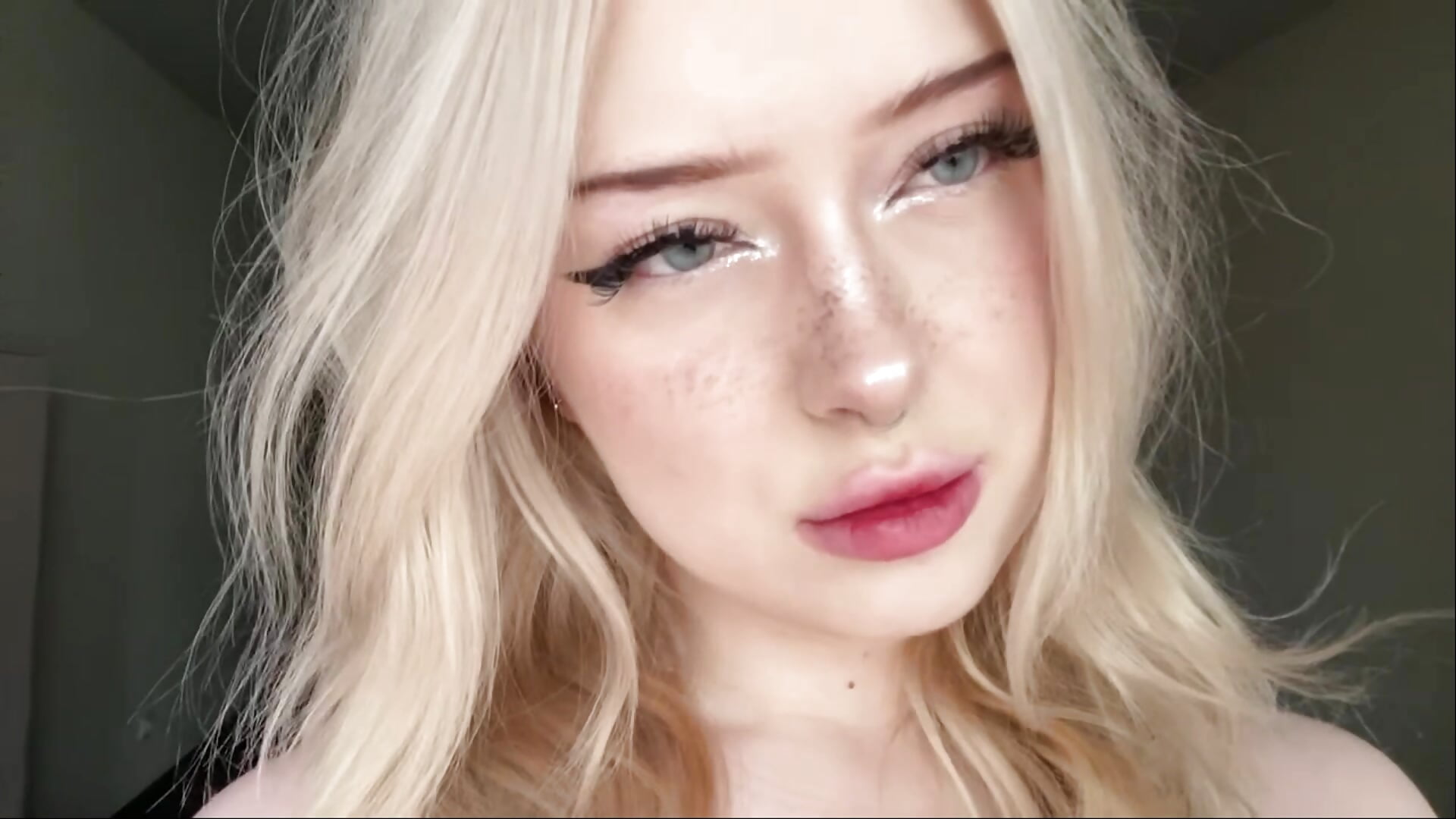 Morning mood - video by ChristinBland cam model