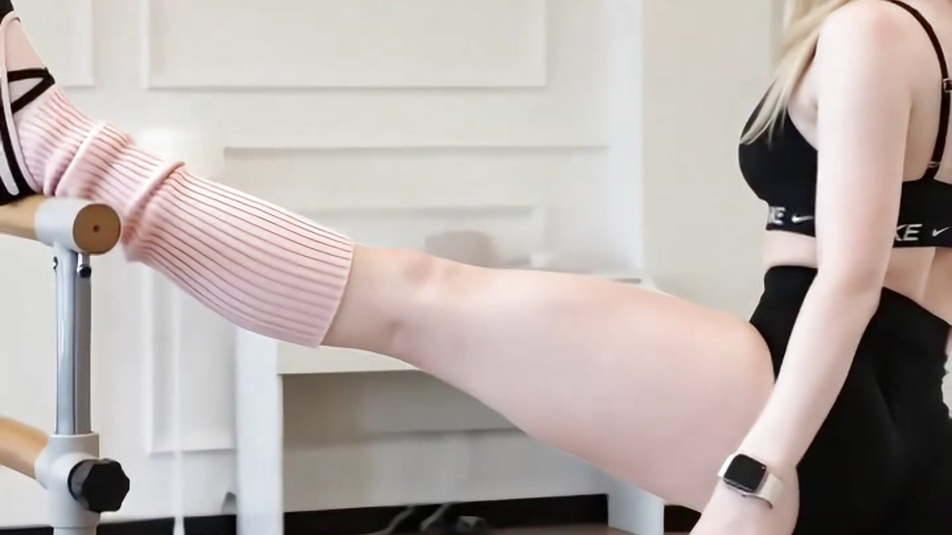 is it flexible enough? ˚.🎀༘⋆ - video di effy_dollie modella di cam