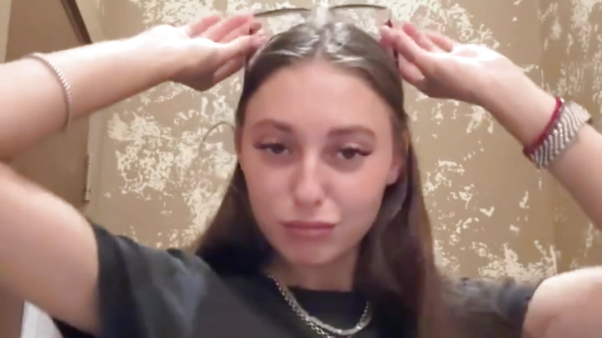 kiss - Vídeo de selena_favn, modelo de vídeos