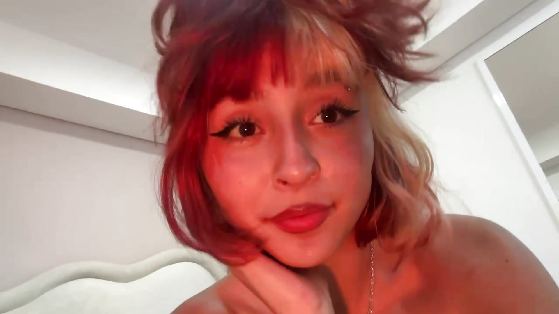 meee - video di dafnne__hall modella di cam