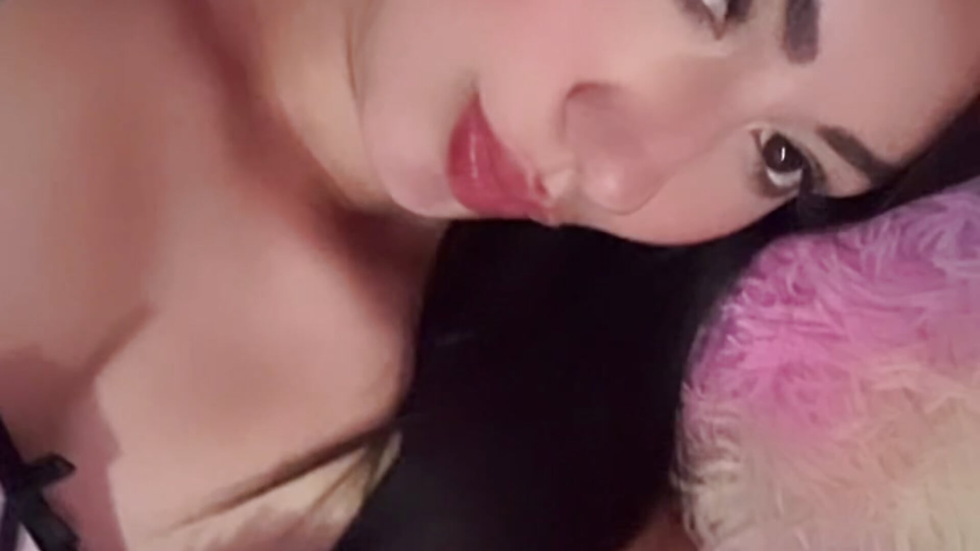 25A02B48-F2D9-4A44-BEF9-25CE5F113CA9 - video by Arianna_L8 cam model