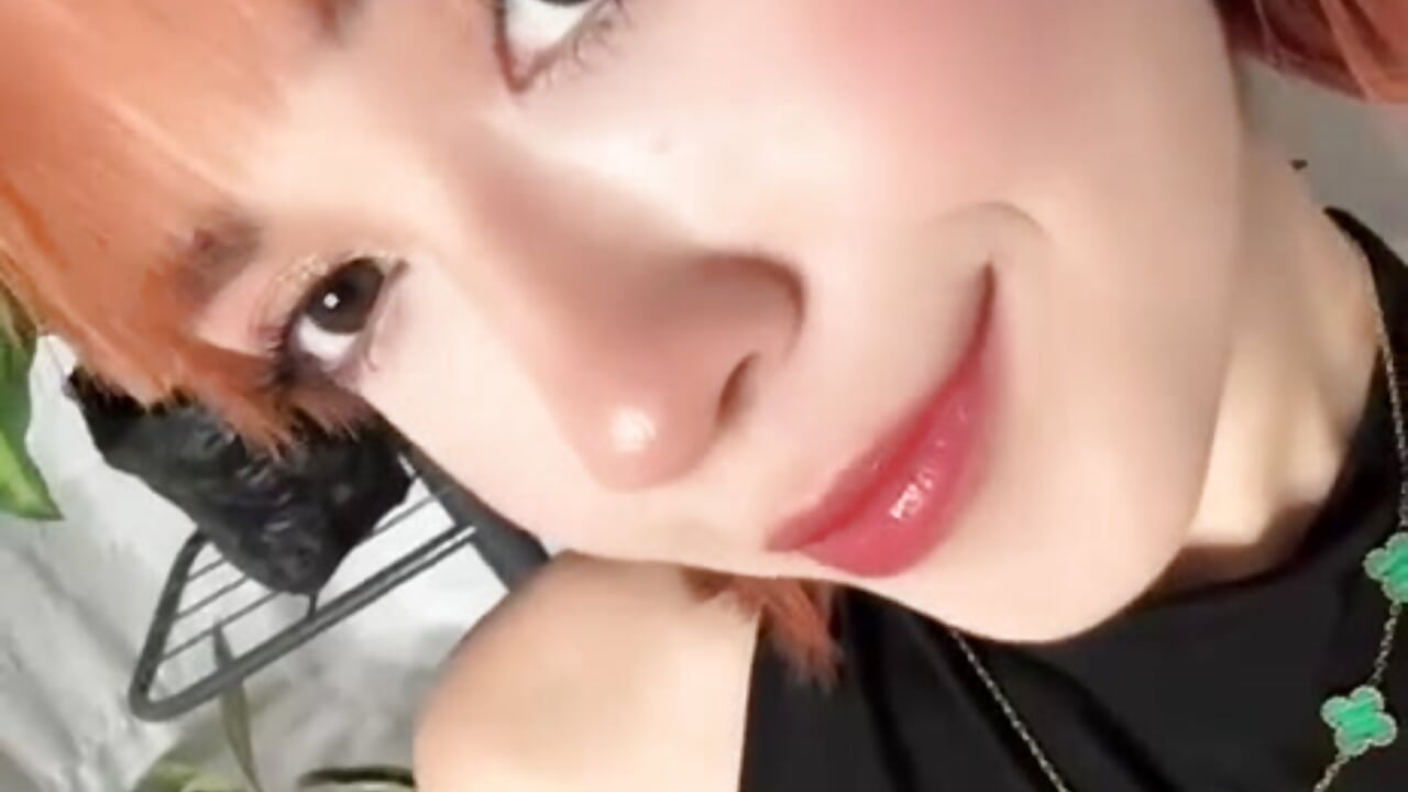 Holiii - video by Mia-Valeria- cam model