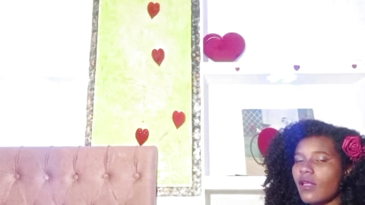 WhatsApp Video 2026-02-27 at 5,12,02 AM – video modela na kameri auravelveth