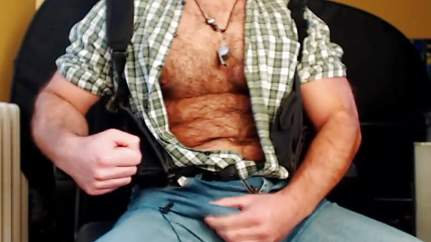 ever seen coach rub his jeans and cum inside it? very hot experience – видео вебкам-модели Coach_85