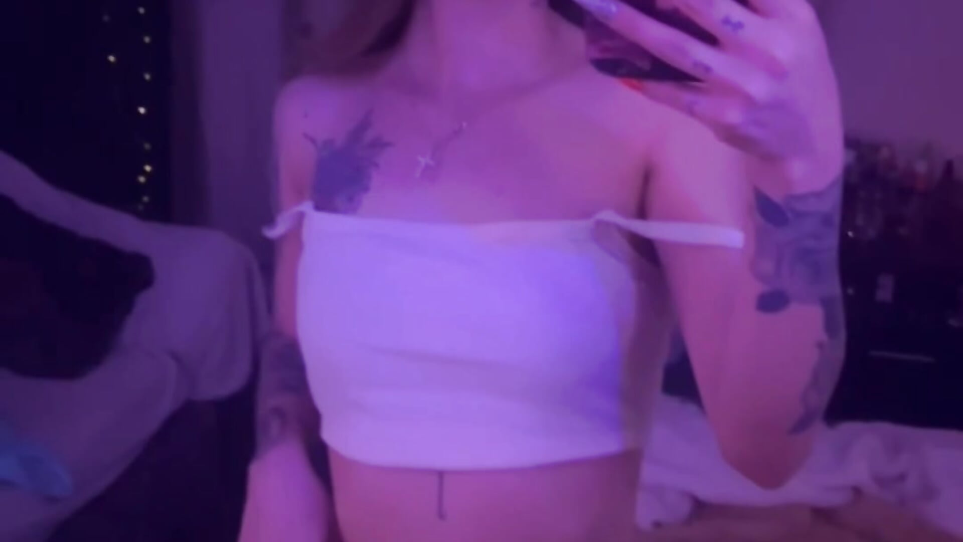 0a29d4099b6e45848b08f33a1a67c1b1 - video van elektra_star cam-model