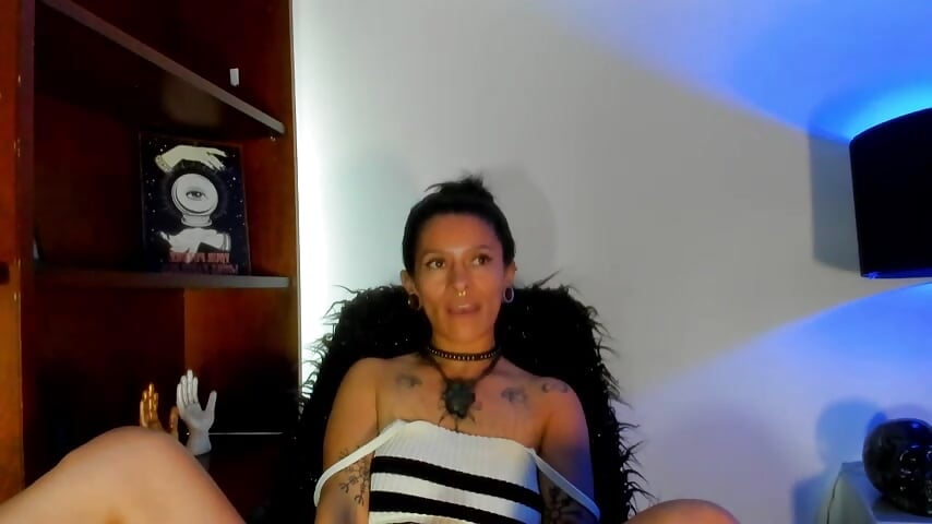 Does it make you want to see more? 😈 - 視頻由 Amelie_Blake 主播提供