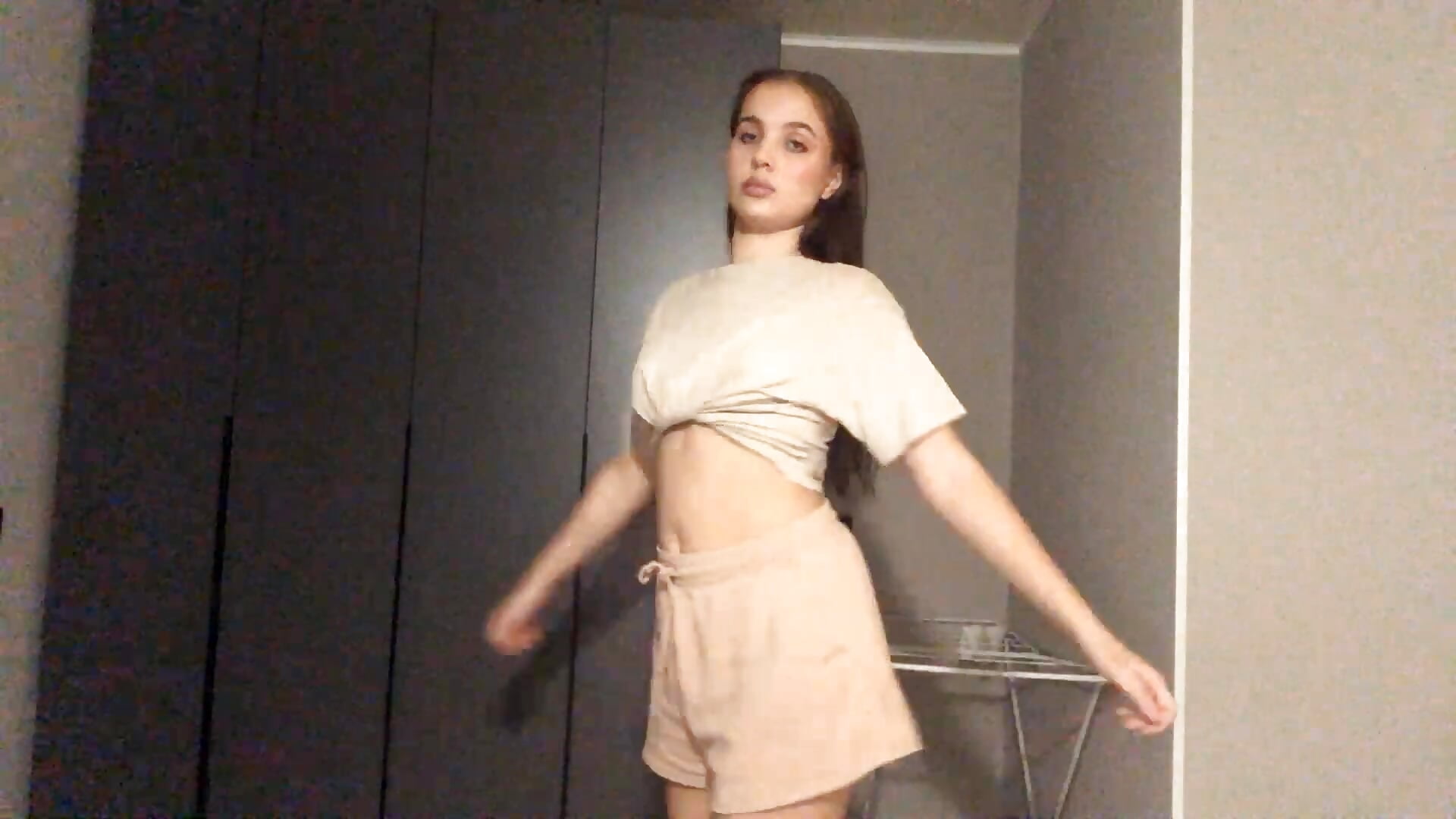 Welcome to my room guy! My name is Kelly^ – видео вебкам-модели LowriseZiziphus