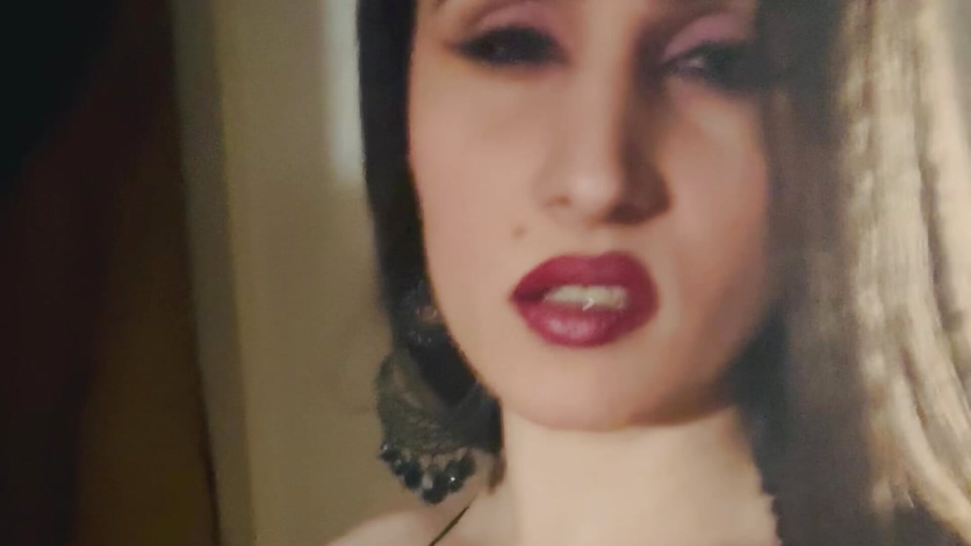 Am I sexy? – video od webkamerové modelky lora28love