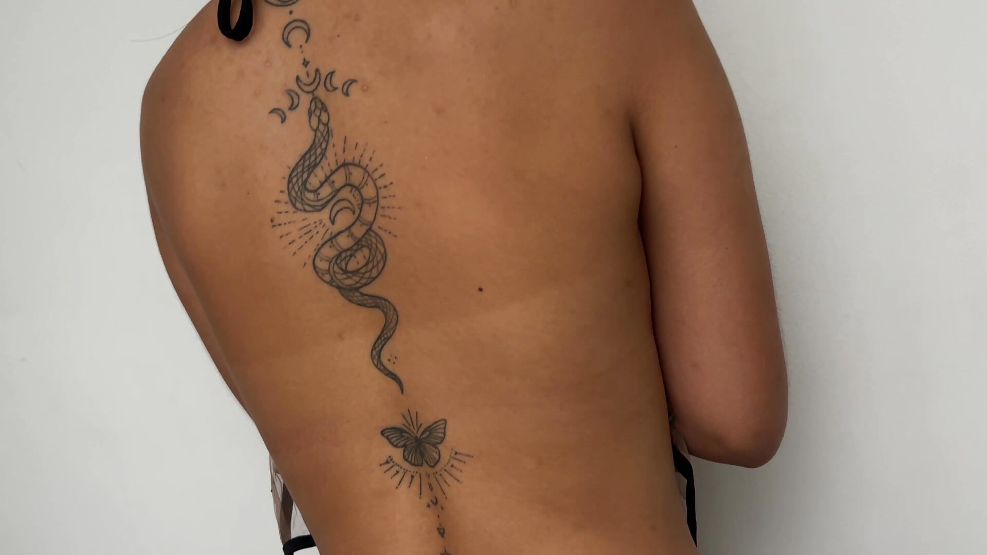 Tattoo – видео вебкам-модели Sara_funy