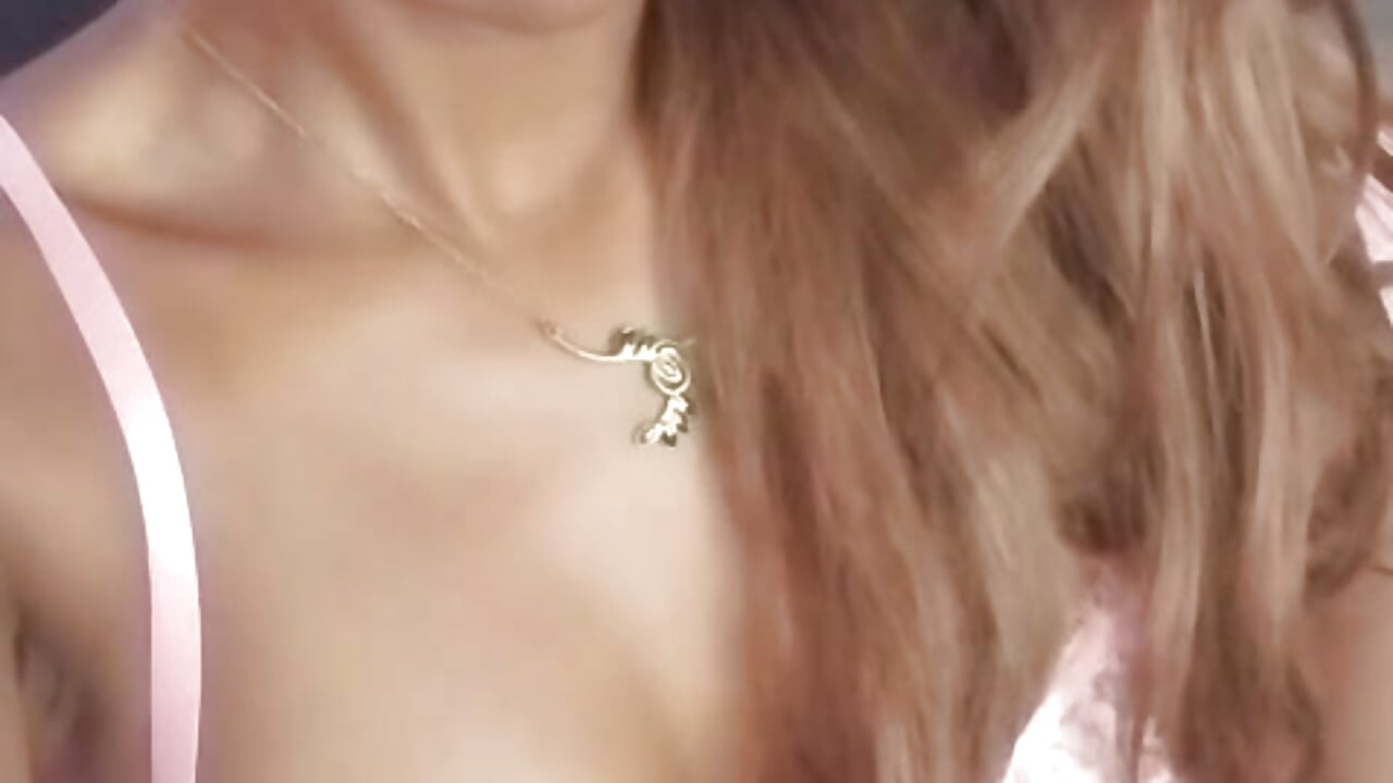 Come on play With mw – video od webkamerové modelky Ivanna_VegaW