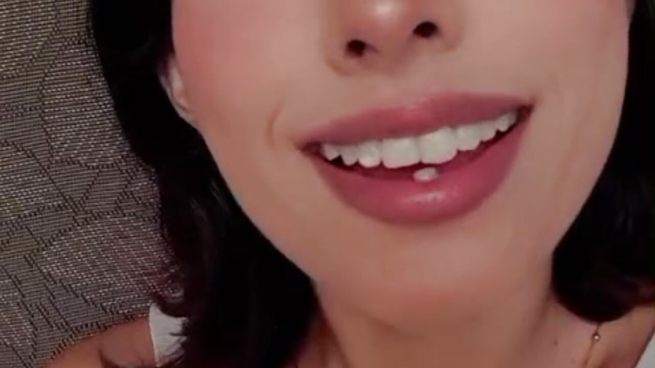 HELLO – video od webkamerové modelky cutninasky