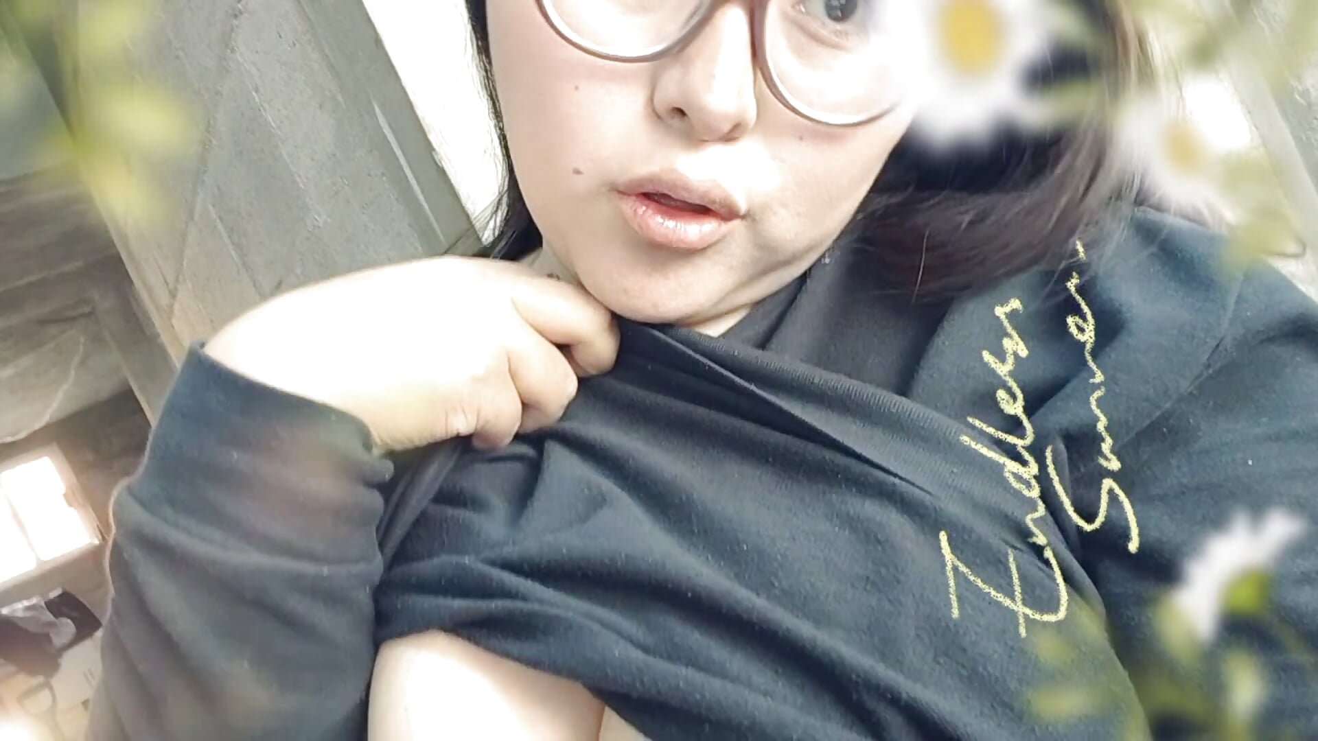 Te gustan mis tetas? - vídeo de Aviiiiii18 modelo de câmara