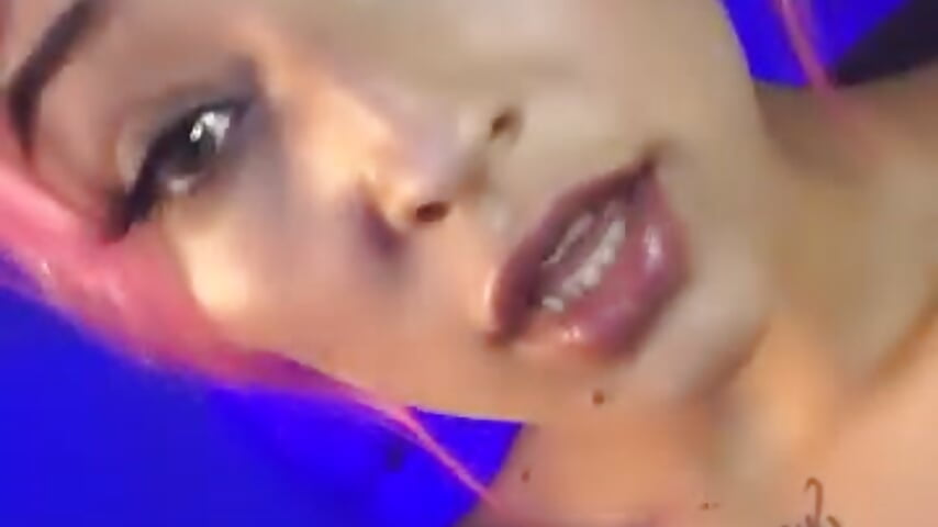 This is one of my favorite songs 😍 - video od modelky/modela NickiHime