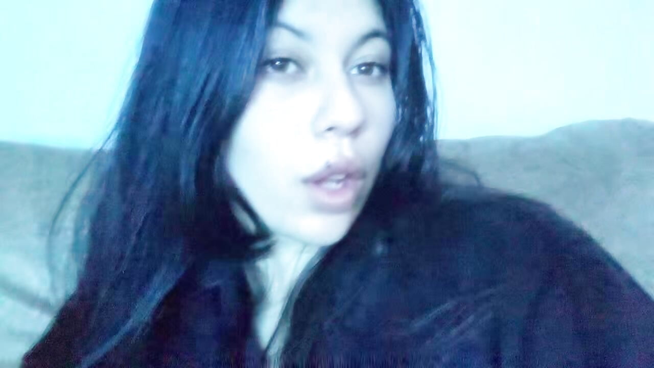 a little bored haha🙈 – video modela na kameri Sofi-Vargas