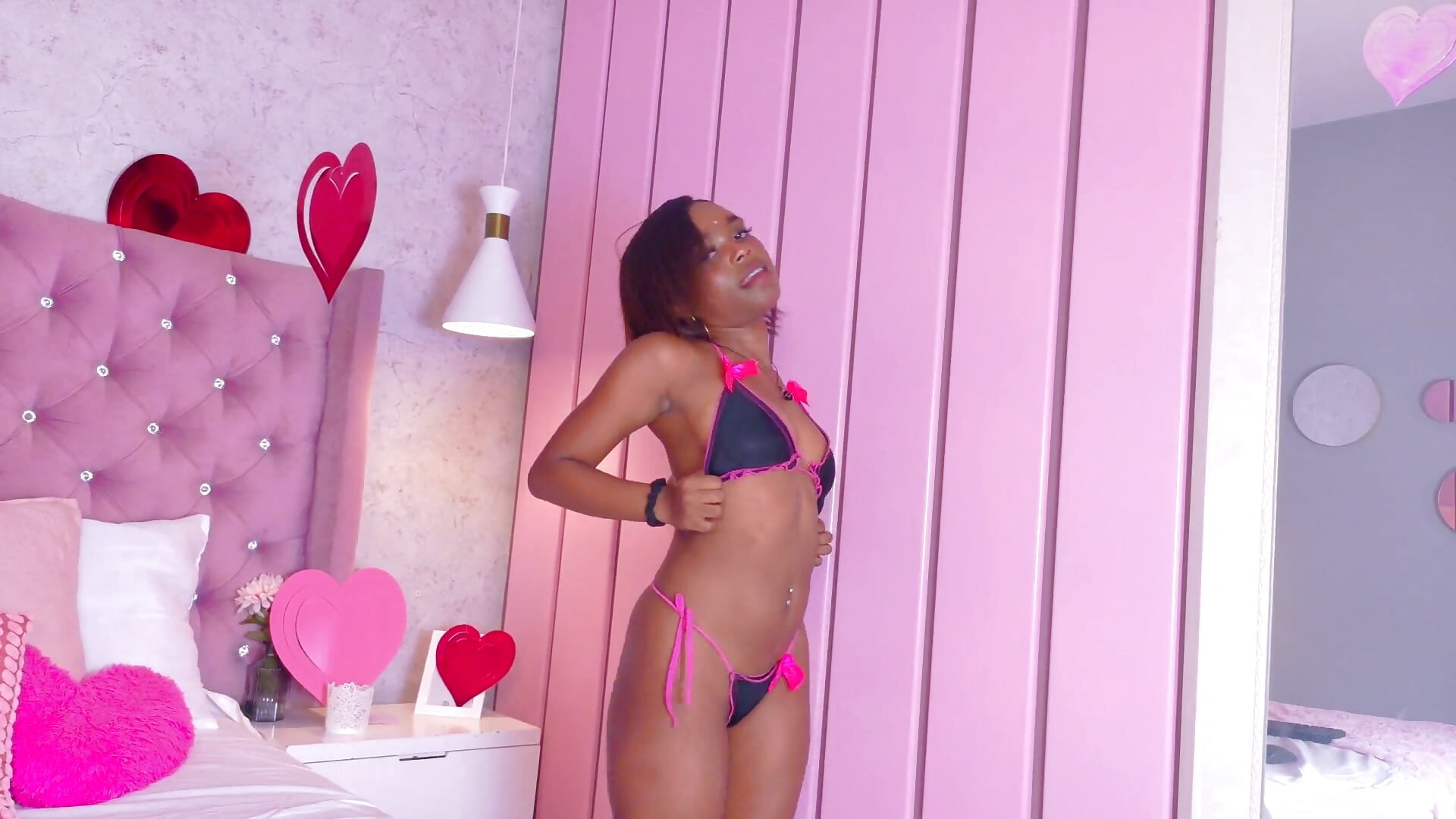 Sexy striptease - video by Leia-Honey