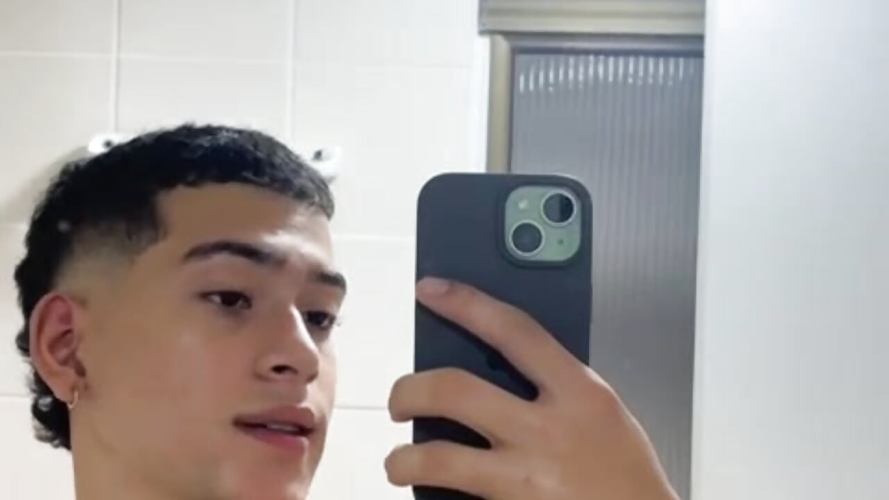 profile face🫣 - Video von oliver___saint Cam-Model