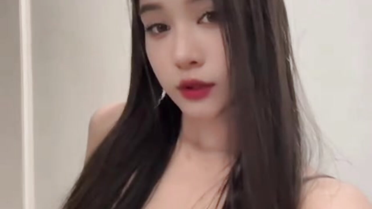 Ruby here - clip cu HaeVenzeio model videochat