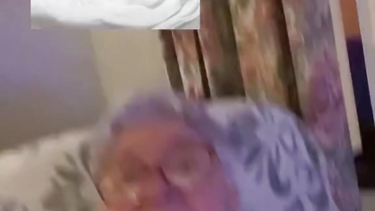 Hope makes u laugh wee prank on my nanny - vídeo de curlyirishgirl modelo de câmara