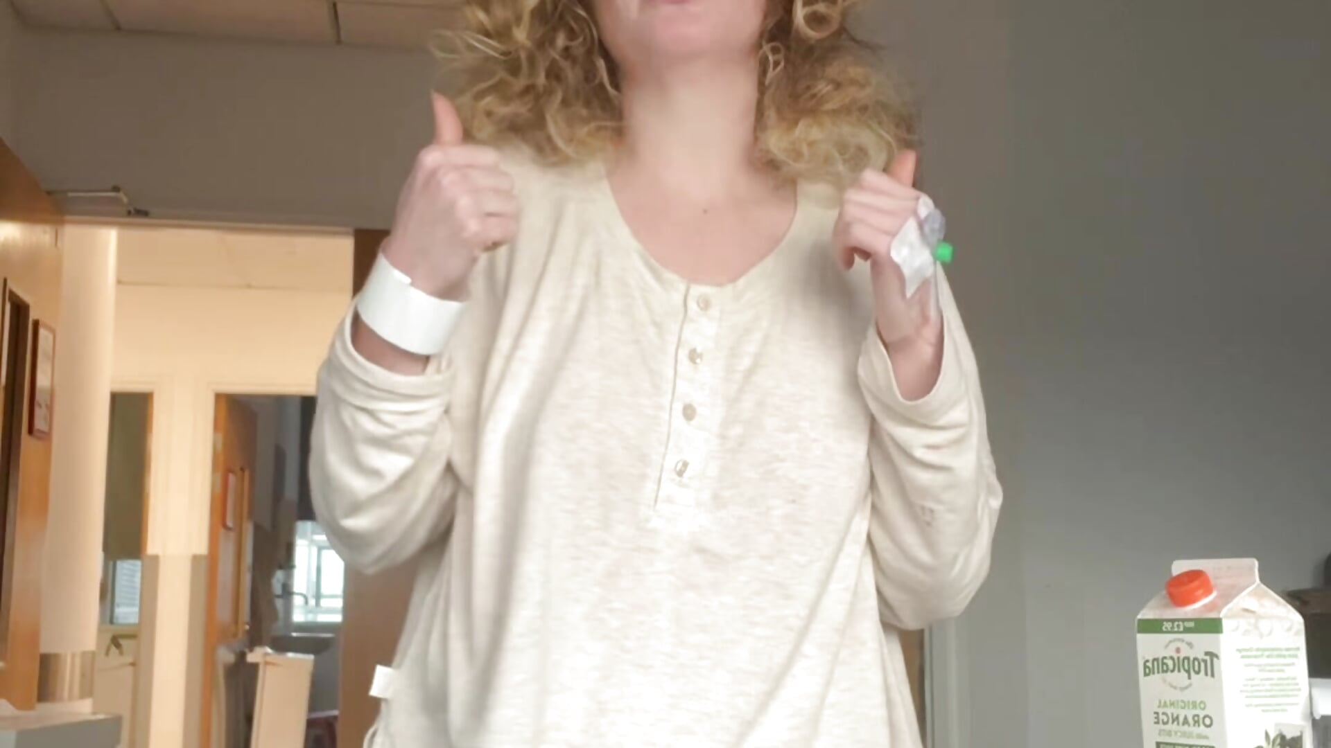 Day 2 of recovering from burst appendix - vídeo de curlyirishgirl modelo de câmara