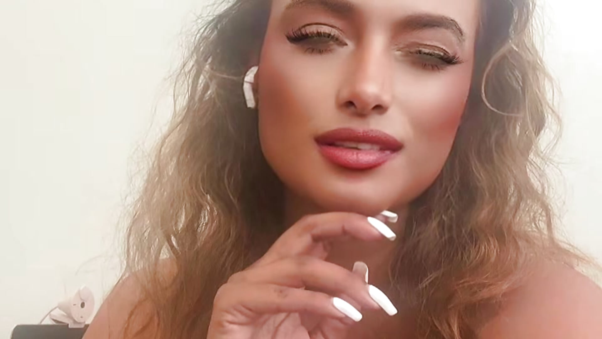 White long nails are  my thing 😉 - video av GoddessAlayna cam-modell