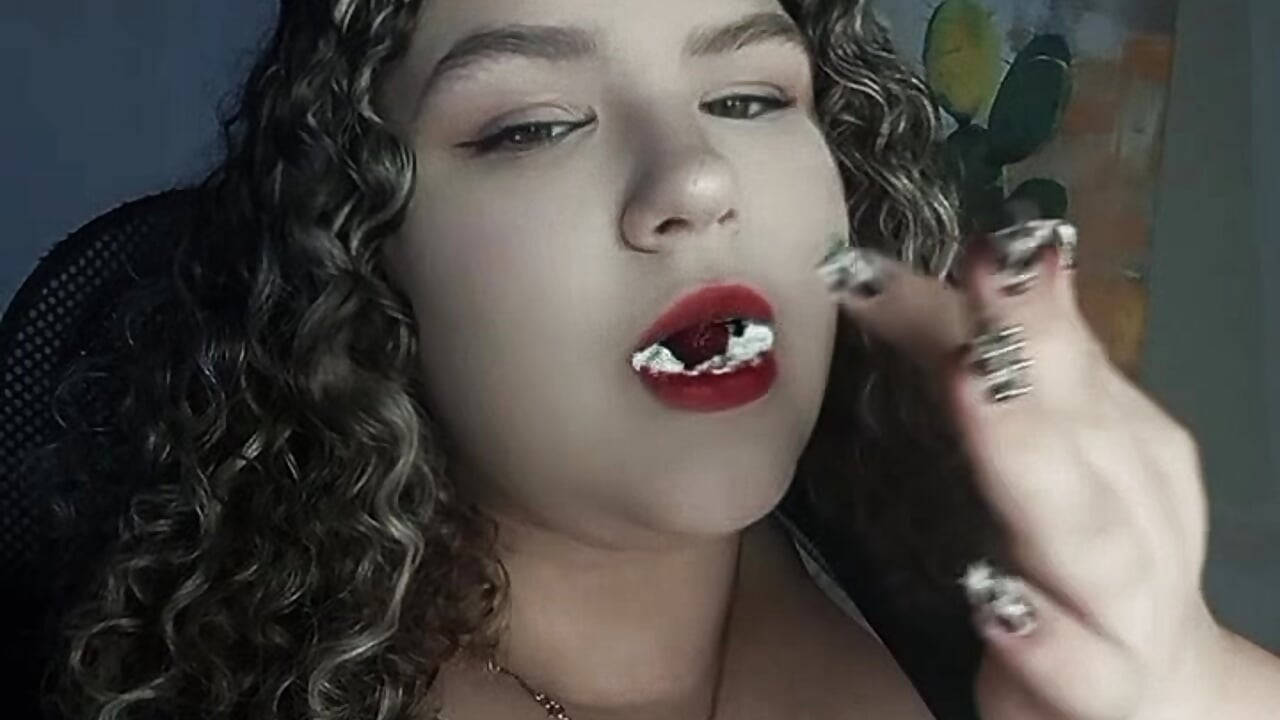 sweet berry?😏 – видео вебкам-модели SofiRoce