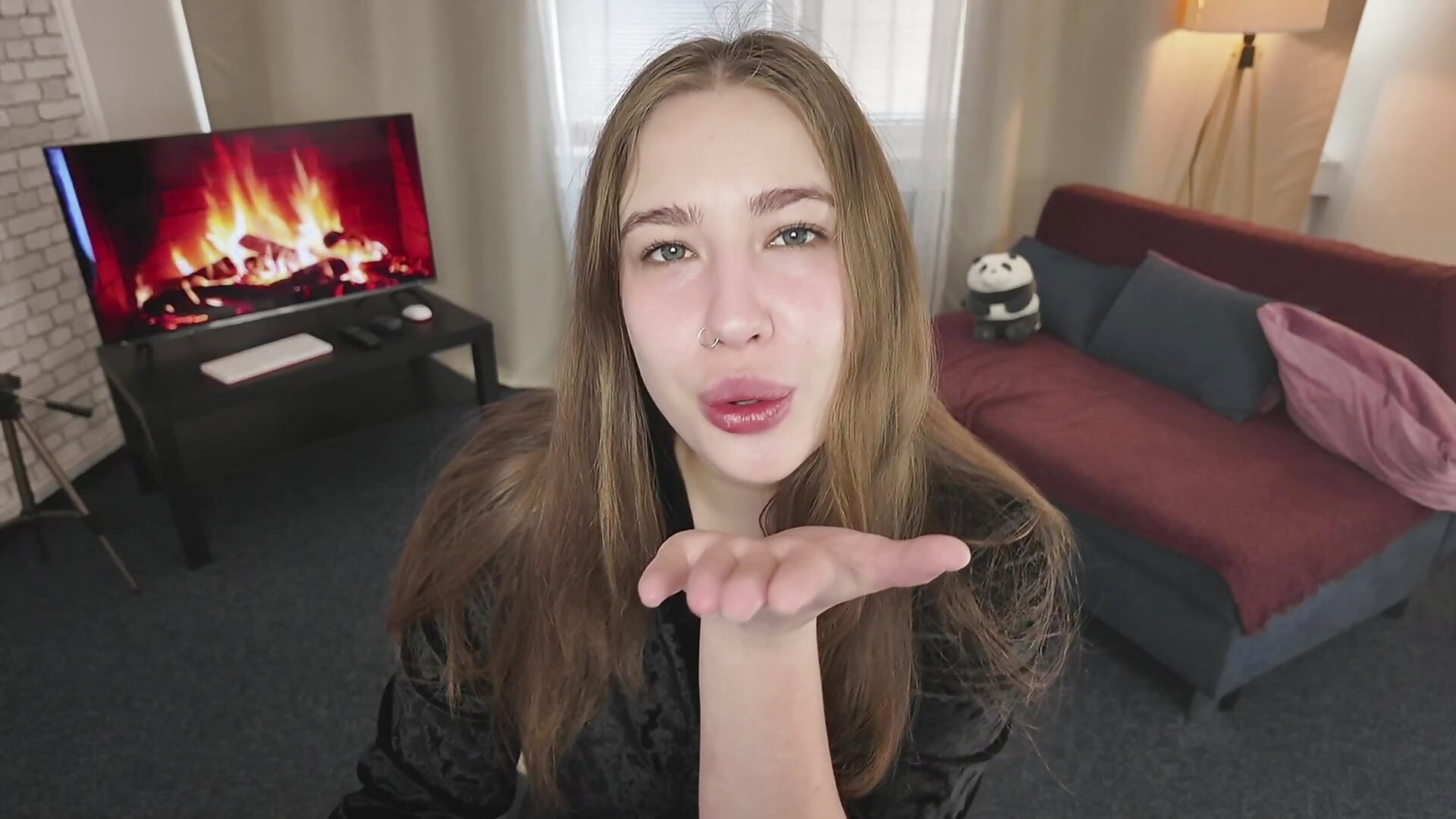 2026-03-22 11-49-37 - відео від вебкаммоделі EmilyBlazee