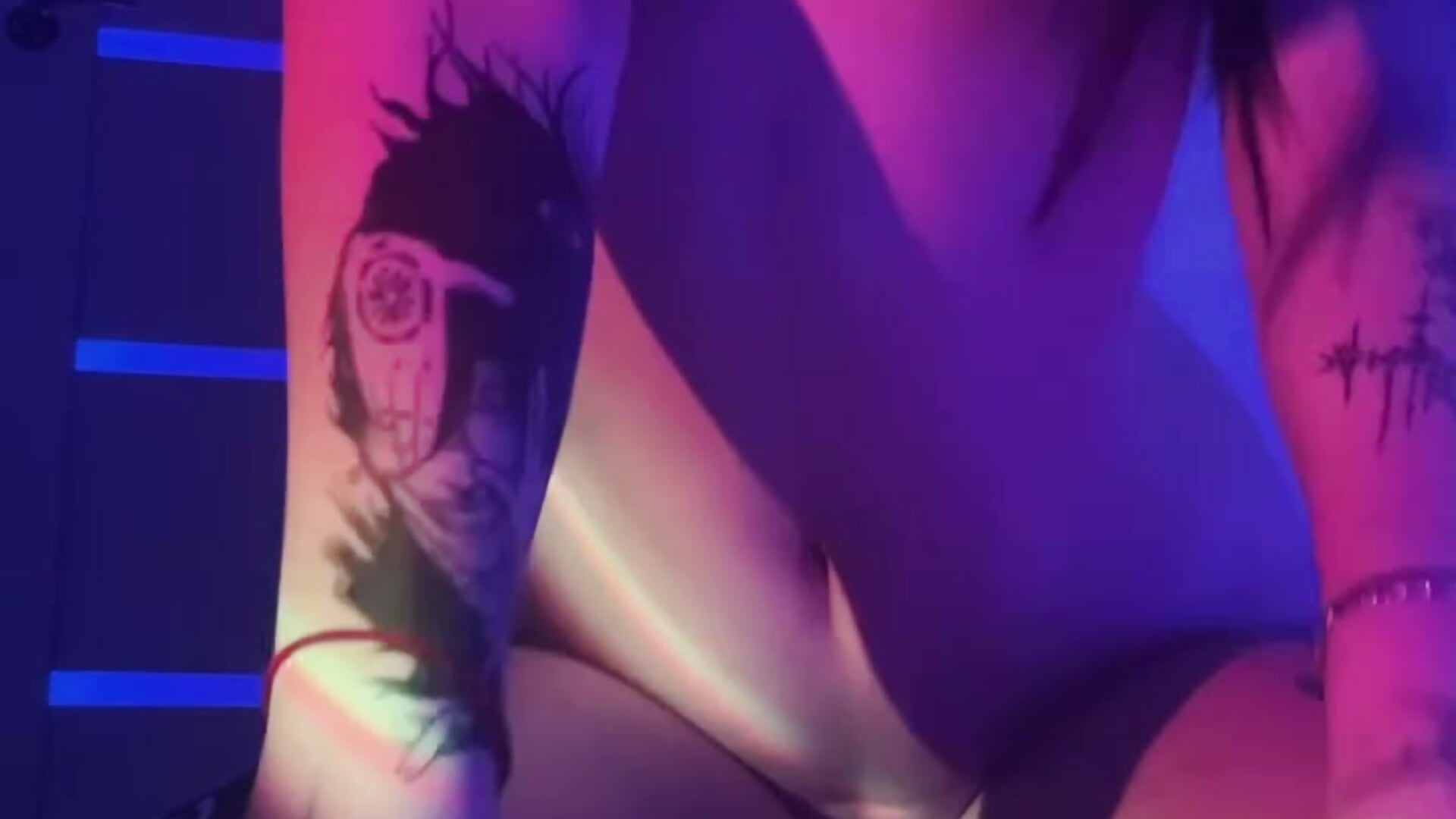 my body <3 - video by FrancesMiller7 cam model