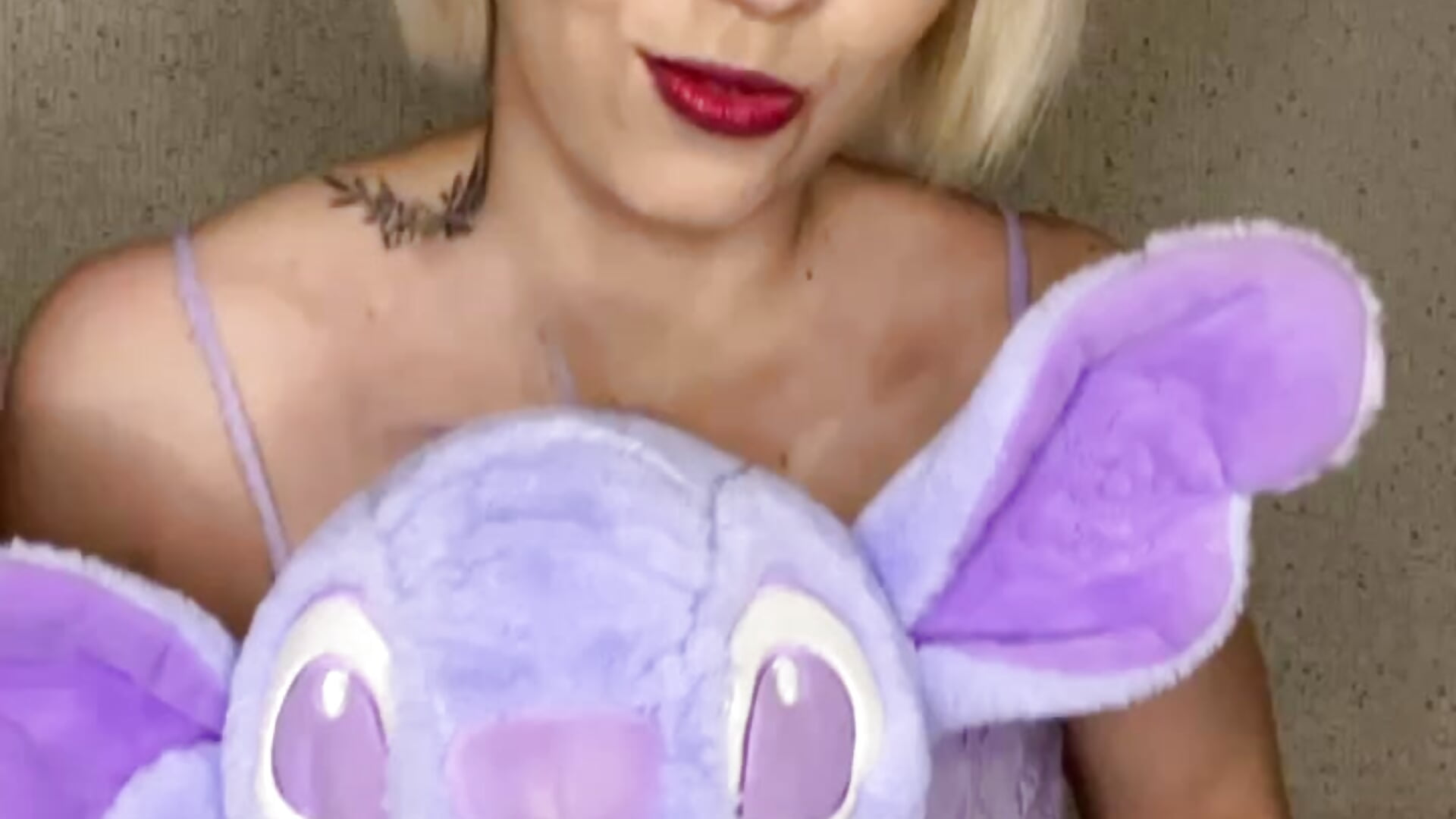 Lilo & Stitch – video modela na kameri ScarlettKaty