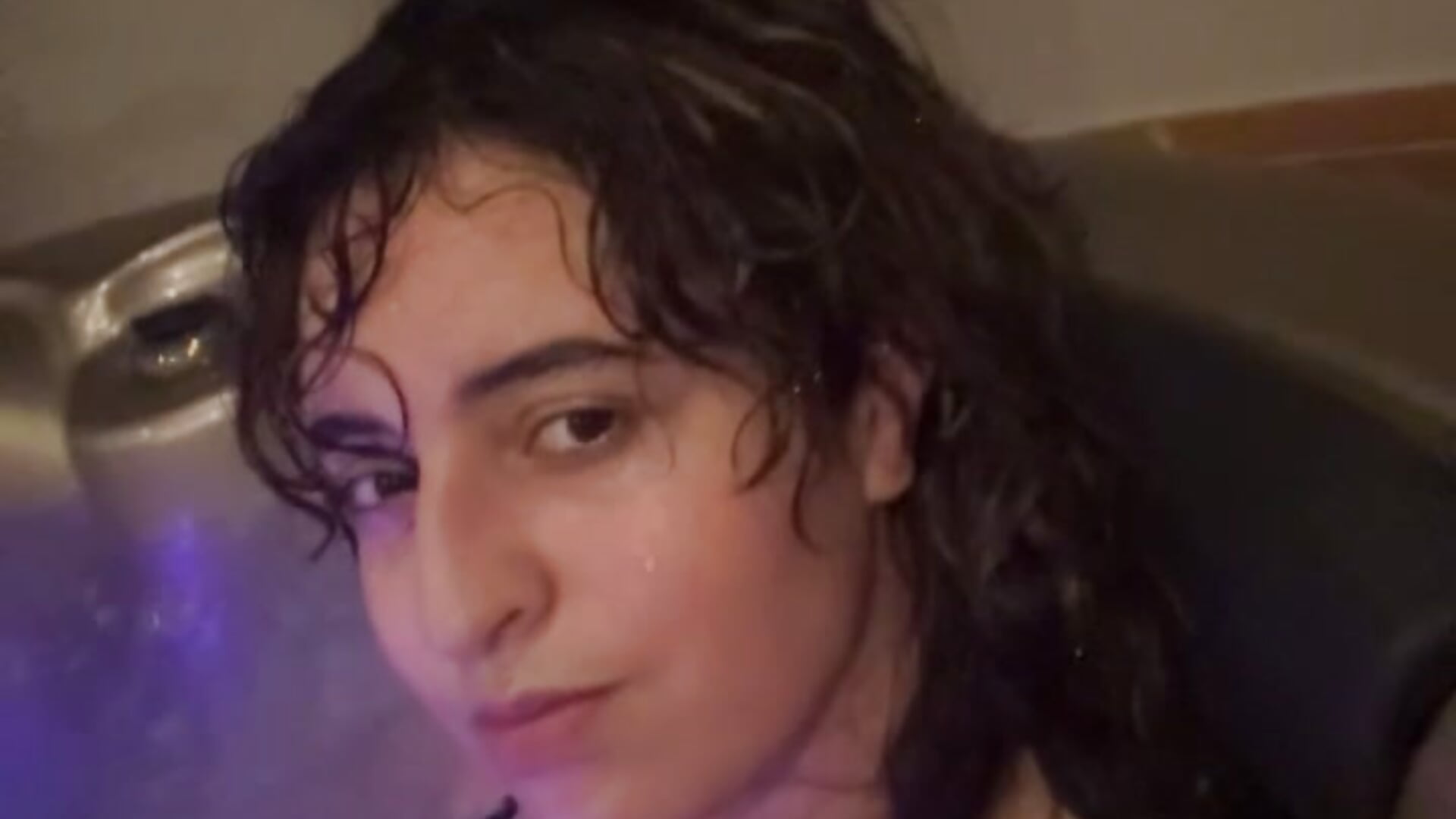 Jacuzzi fun - vídeo de yassiestar modelo de câmara