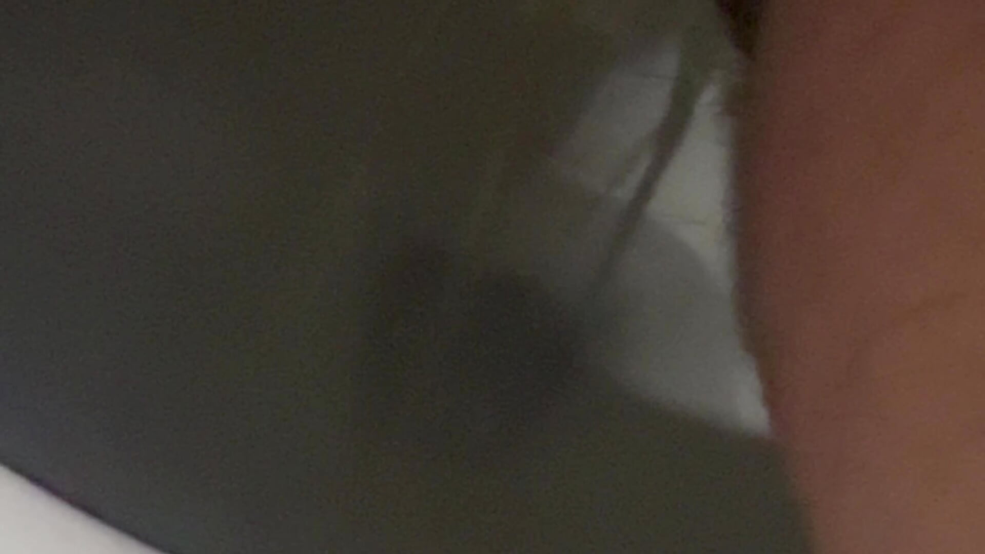 Toilet video – video od webkamerové modelky yassiestar