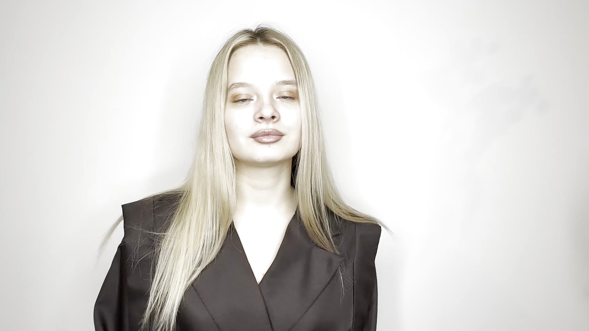 My first video^^ - 視頻由 AnnaleeVelez 主播提供