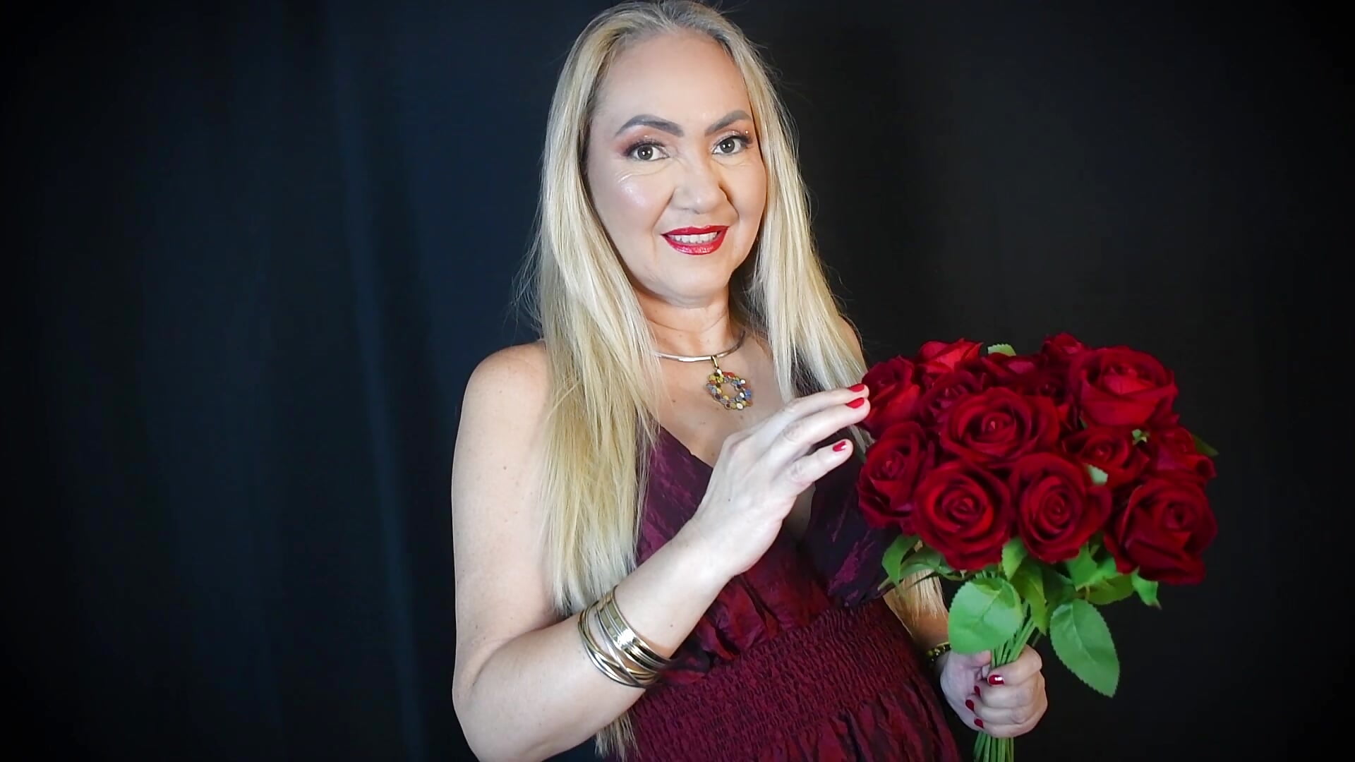 Welcome, I hope we can have a very pleasant time together - 視頻由 Victoria_Firee 主播提供